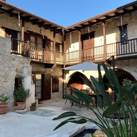 אומודוס Afames House - Beautiful Traditional House מראה חיצוני תמונה