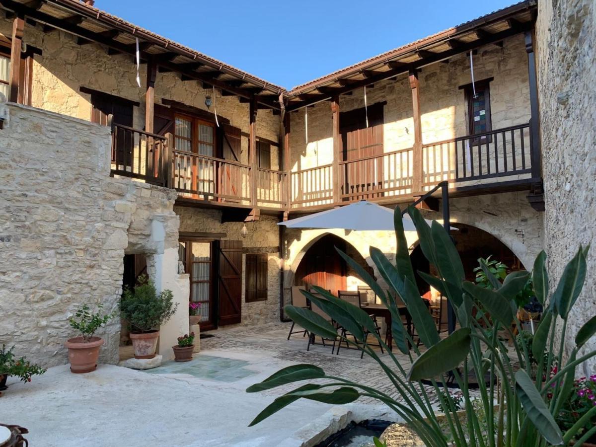 אומודוס Afames House - Beautiful Traditional House מראה חיצוני תמונה