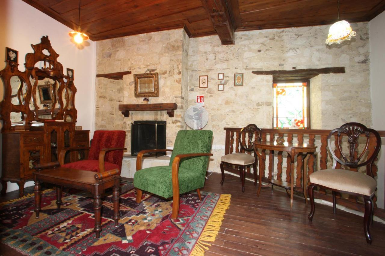 אומודוס Afames House - Beautiful Traditional House מראה חיצוני תמונה