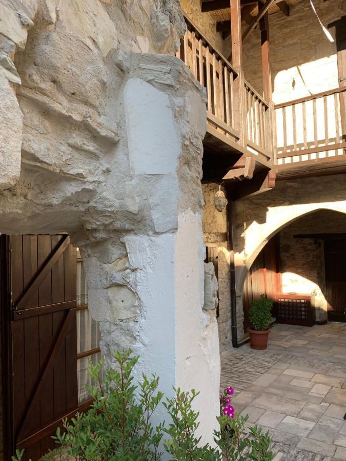 אומודוס Afames House - Beautiful Traditional House מראה חיצוני תמונה